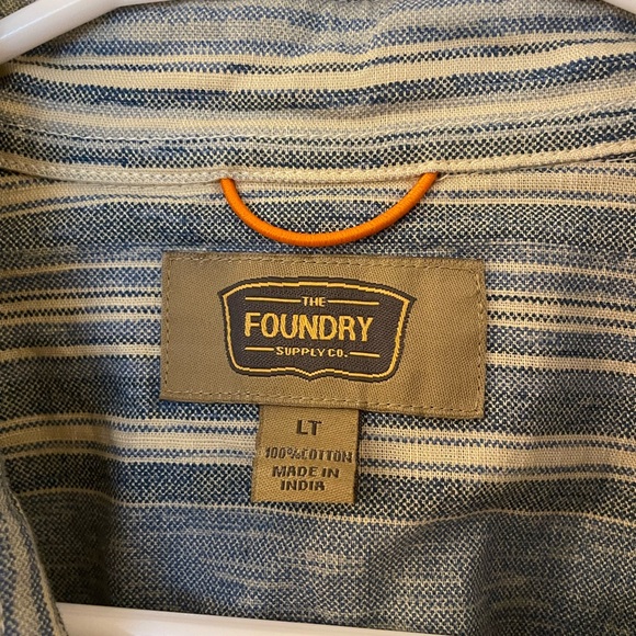 Men’s short sleeve button-up - Picture 2 of 3